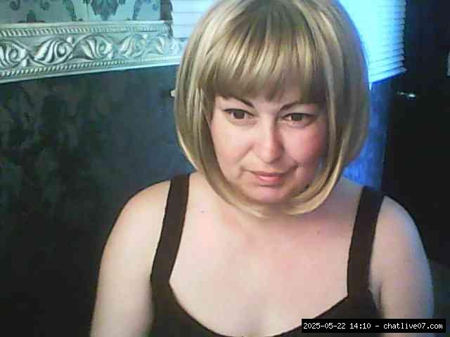 Group chat for 40 tokens, Full privates for 90 tokens, Privates for 90 toke..., curvy babes 15