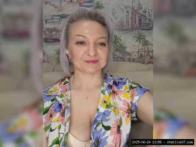 Shaved white, Shaved babes, Group chat for 20 39 tokens, Full privates for ..., Dollface 18