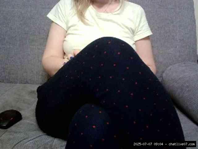 Shaved white, Shaved babes, Group chat for 40 tokens, Full privates for 90 ..., squirt white 3