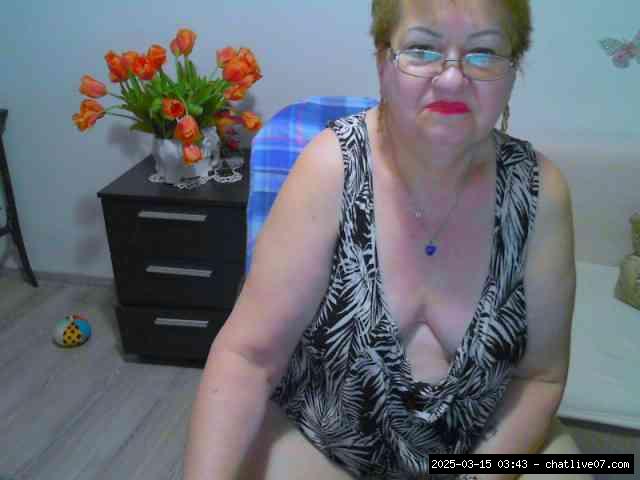 Group chat for 20 39 tokens, Full privates for 90 tokens, Privates for 60 8..., italian milfs 17