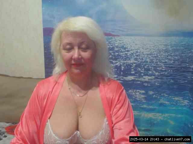 Group chat for 40 tokens, Full privates for 90 tokens, Privates for 60 89 t..., White Mature 8