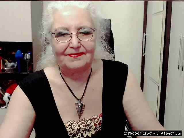 Group chat for 40 tokens, Full privates for 90 tokens, Privates for 30 59 t..., White Grannies 6