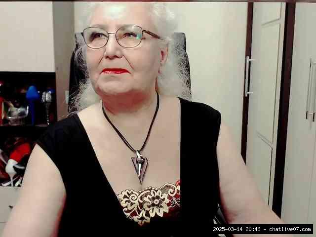 Group chat for 40 tokens, Full privates for 90 tokens, Privates for 30 59 t..., White Grannies 12