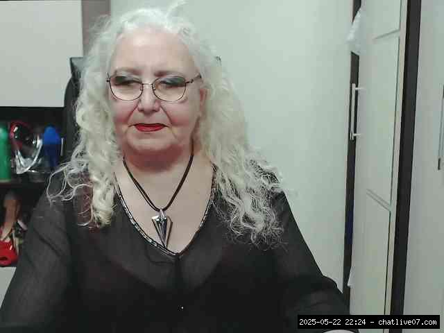 Group chat for 40 tokens, Full privates for 90 tokens, Privates for 30 59 t..., Housewifes Grannies 2