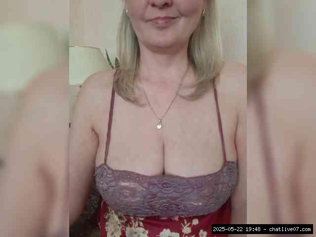Group chat for 40 tokens, Full privates for 90 tokens, Privates for 60 89 t..., Sexiest 2