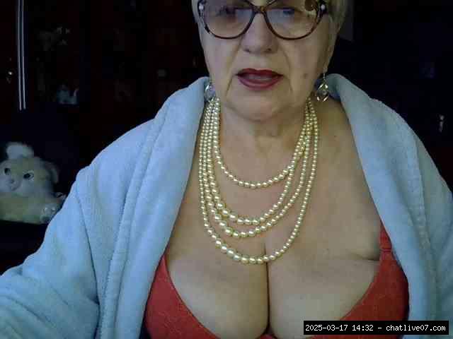 Group chat for 20 39 tokens, Full privates for 60 89 tokens, Privates for 6..., Twerk Grannies 8