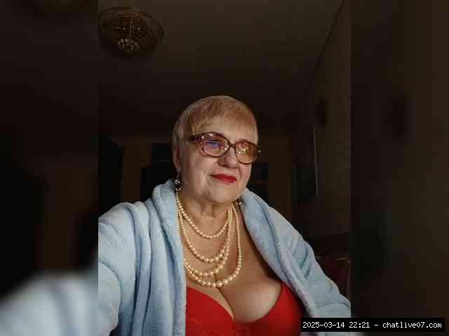 Group chat for 20 39 tokens, Full privates for 60 89 tokens, Privates for 6..., Italian Grannies 10