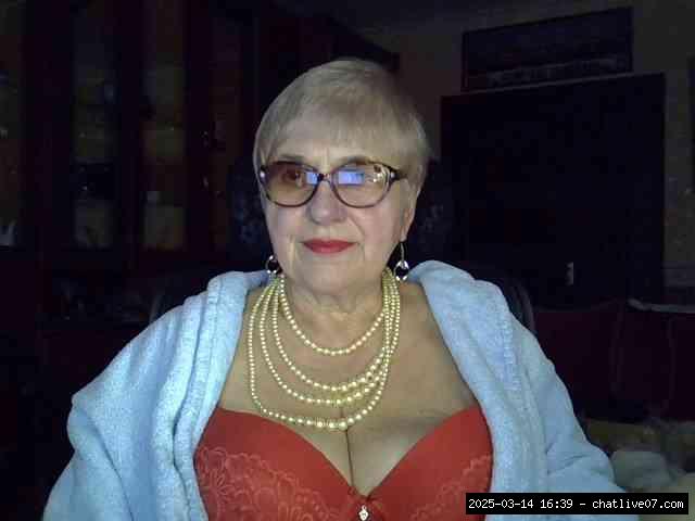 Group chat for 20 39 tokens, Full privates for 60 89 tokens, Privates for 6..., Medium Tits Grannies 16