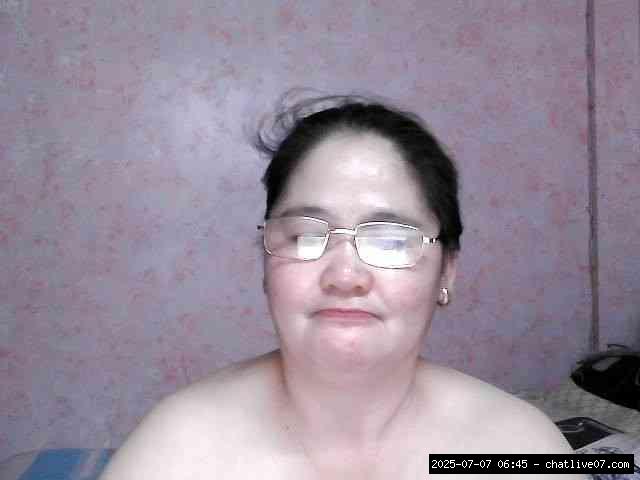 Group chat for 20 39 tokens, Full privates for 60 89 tokens, Privates for 6..., curvy brunette 7