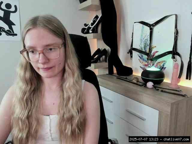 Shaved white, Shaved babes, Group chat for 40 tokens, Full privates for 90 ..., for 89 3