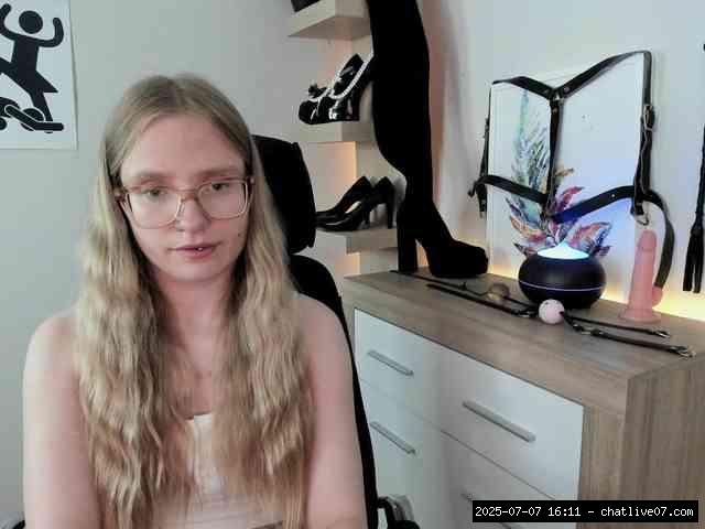 Shaved white, Shaved babes, Group chat for 40 tokens, Full privates for 90 ..., Cfnm 16