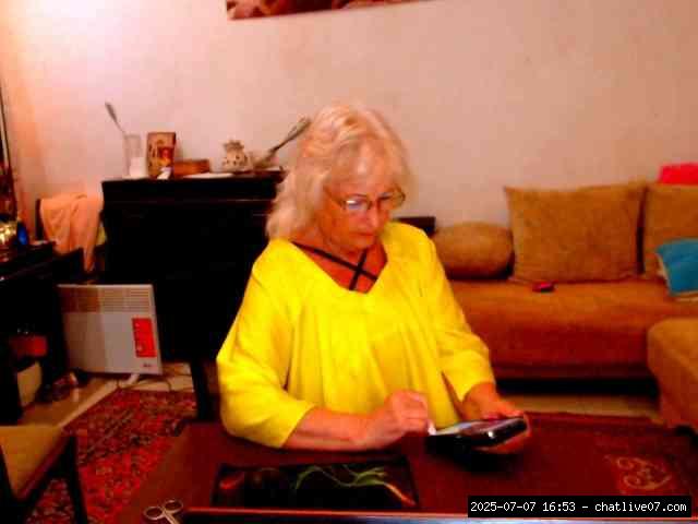 Group chat for 20 39 tokens, Full privates for 60 89 tokens, Privates for 3..., cum face 15