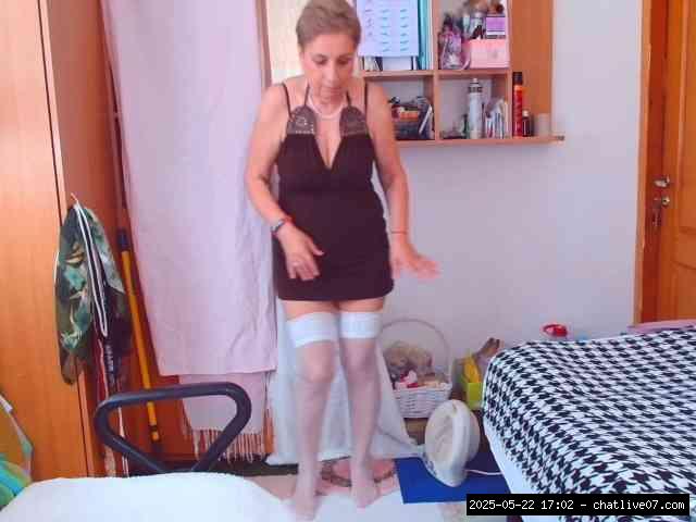 Group chat for 20 39 tokens, Full privates for 30 59 tokens, Privates for 3..., anal grannies 7