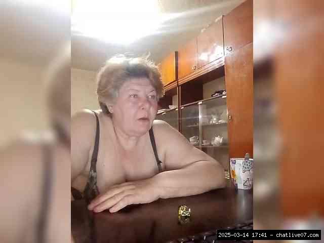 Group chat for 40 tokens, Full privates for 60 89 tokens, Privates for 30 5..., italian grannies 11