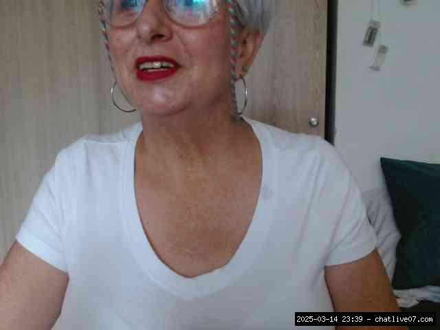 Group chat for 20 39 tokens, Full privates for 90 tokens, Privates for 60 8..., fingering grannies 5