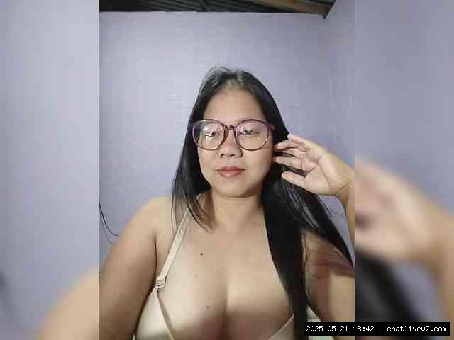 Group chat for 20 39 tokens, Full privates for 90 tokens, Privates for 60 8..., Housewifes Mature 14