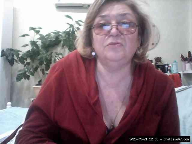 Group chat for 40 tokens, Privates for 30 59 tokens, American, White granny..., tugging 17