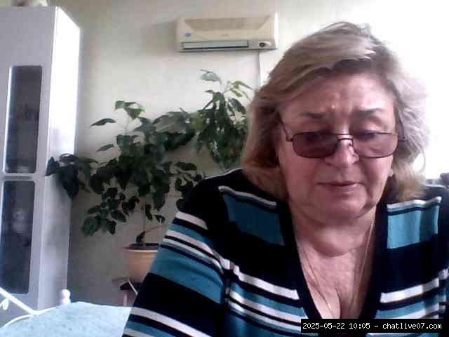 Group chat for 40 tokens, Privates for 30 59 tokens, American, White granny..., Latina Grannies 14