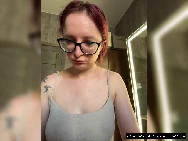 Shaved white, Shaved babes, Group chat for 40 tokens, Full privates for 90 ..., suck 3