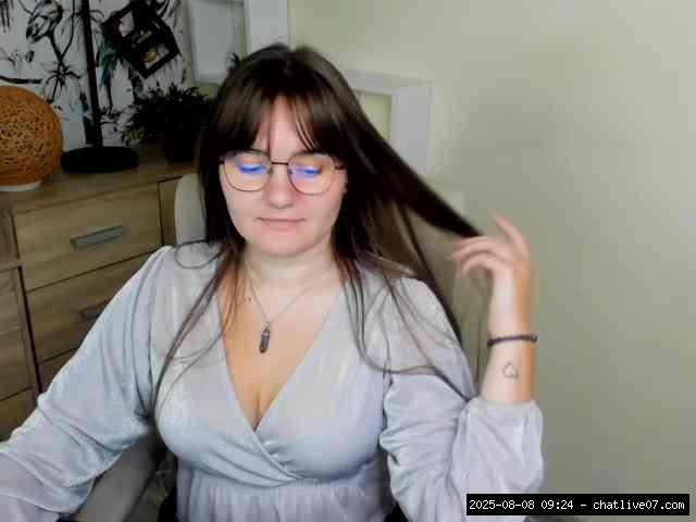 Shaved white, Shaved babes, Group chat for 20 39 tokens, Full privates for ..., domme 1