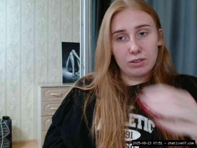 Shaved white, Shaved babes, Group chat for 20 39 tokens, Full privates for ..., english 17