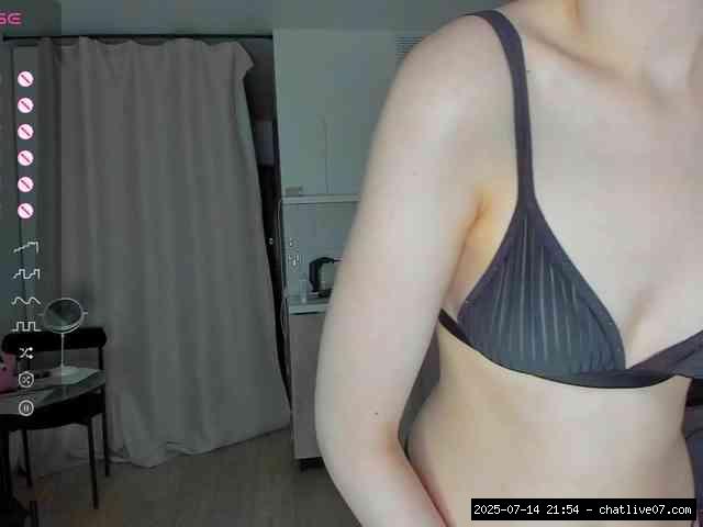 Shaved white, Shaved teens, Group chat for 20 39 tokens, Full privates for ..., Smart 10