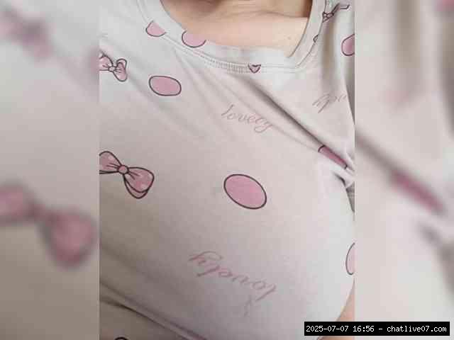 Group chat for 20 39 tokens, Full privates for 90 tokens, American, White b..., Asslicking 18